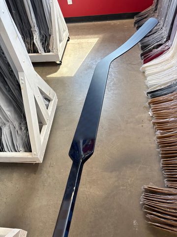 Prototype Dark Blue : un bâton de gardien ultraléger de seulement 570g