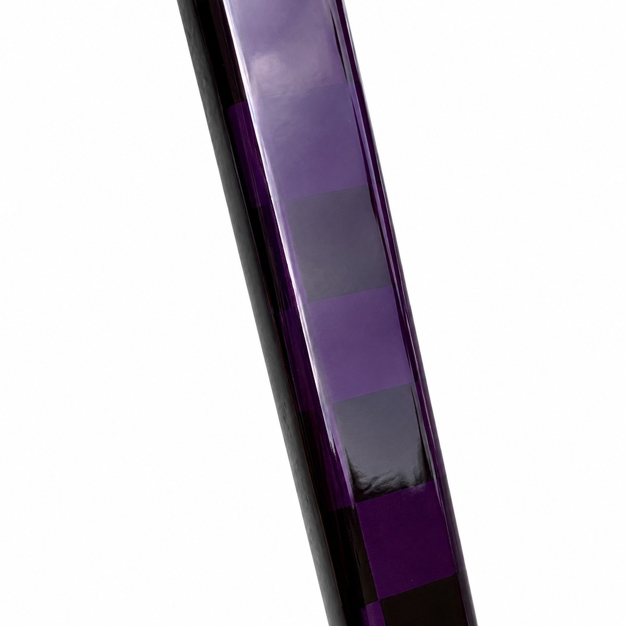 Prototype Purple Force Hockey – Le nouveau bâton de hockey mauve conçu pour les joueurs qui veulent se démarquer. Léger, performant et disponible pour un temps limité.